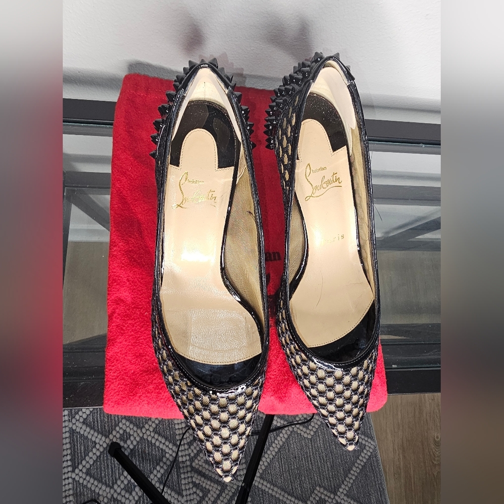 Christian Louboutin Follies Spikes Mesh Black Pumps Size 40 - Red Sole Heels - Picture 2 of 5
